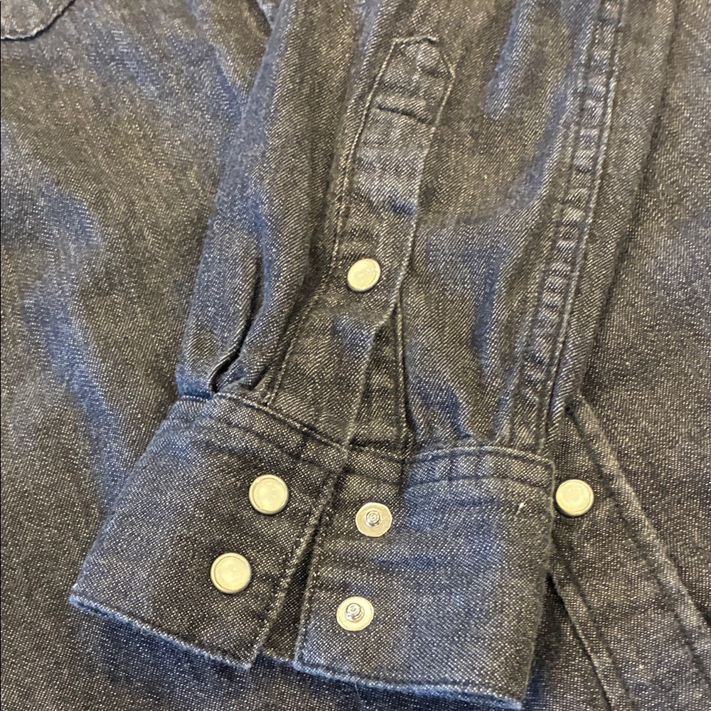 Women’s Levi's Black Denim Shirt with Snap Buttons. - Picture 5 of 7